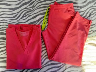 FIGS scrubs woman size s