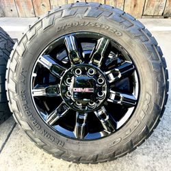 New 2025 20” GMC Sierra 2500 AT4 OEM HD Wheels on 295/55r20 Nitto Recon Grapplers 80% Tread 