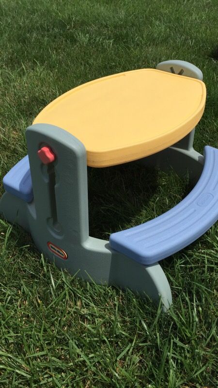 Little Tikes Adjust N' Draw Table