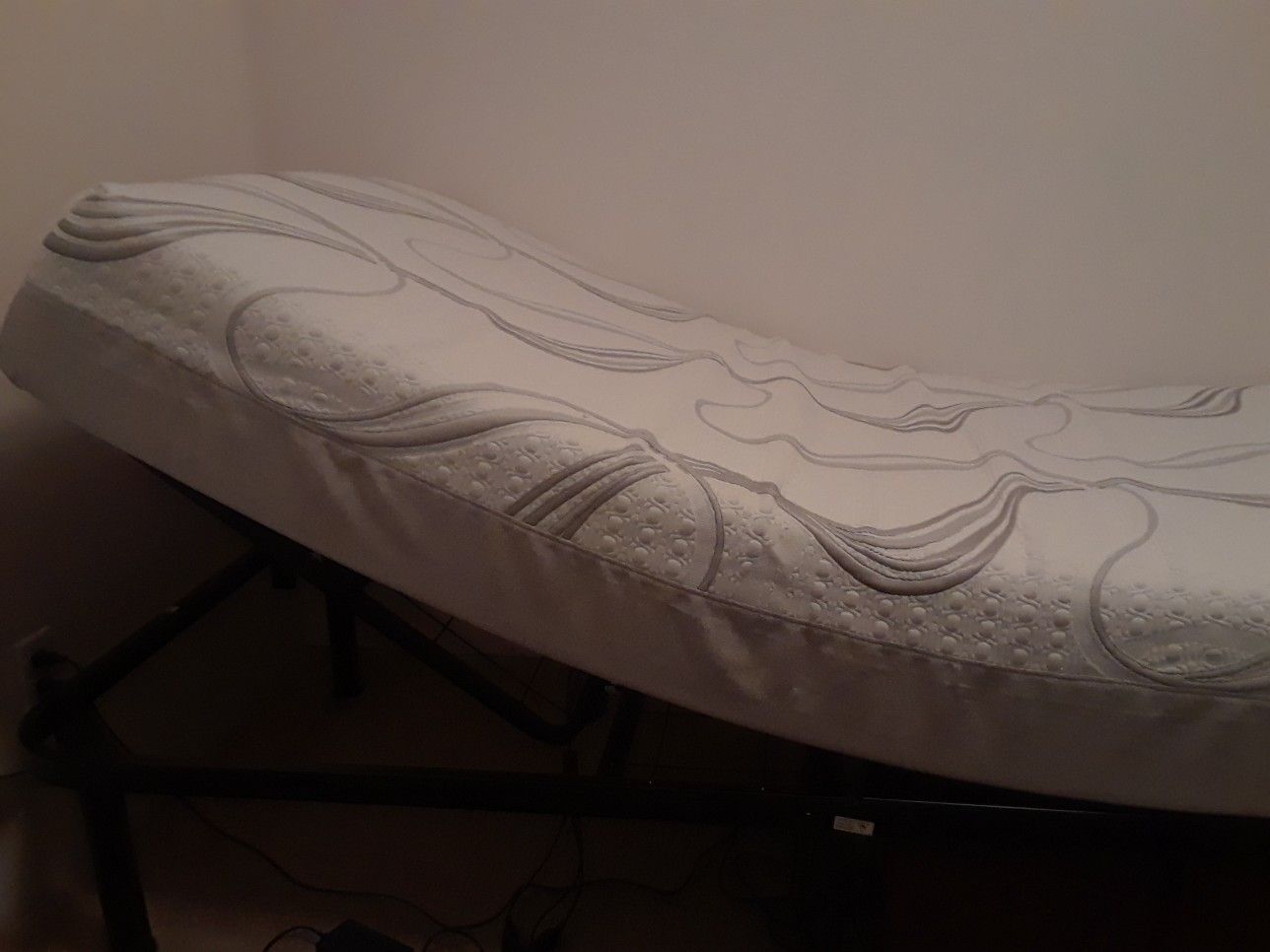 CertiPUR-US Twin Adjustable Frame Bed