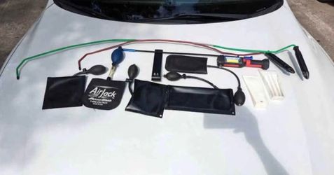 Lockout kit for locked cars