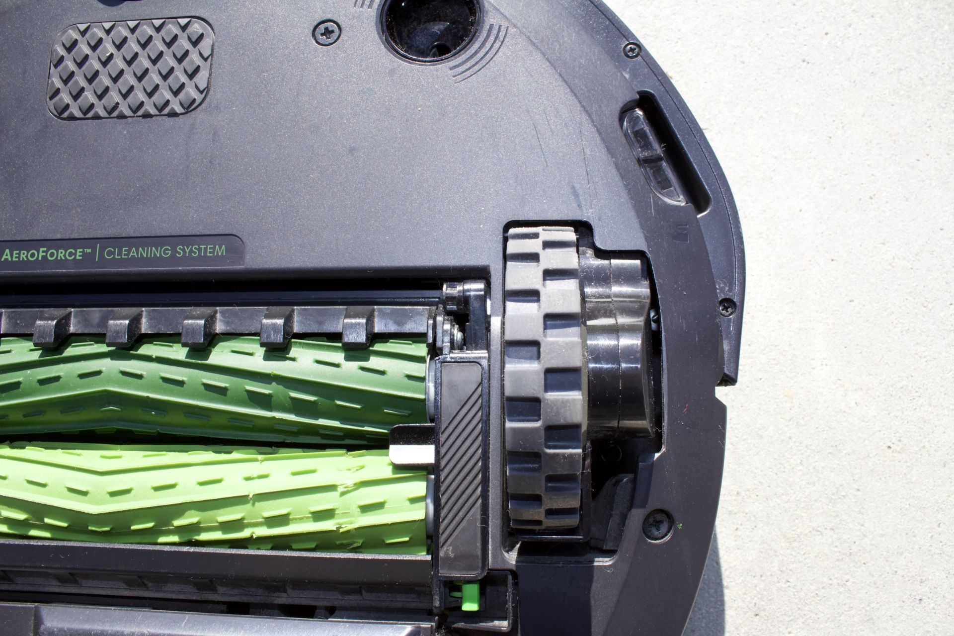 iRobot Roomba i2 Wi-Fi Connected Robot Vacuum