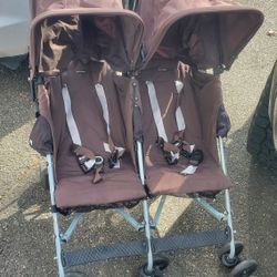 Maclaren Twin Triumph double stroller