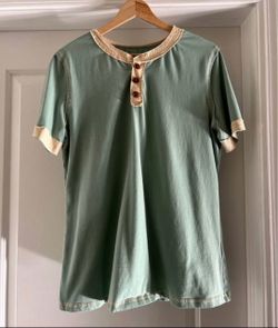 Women’s tops