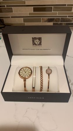 Anne Klein bracelet set