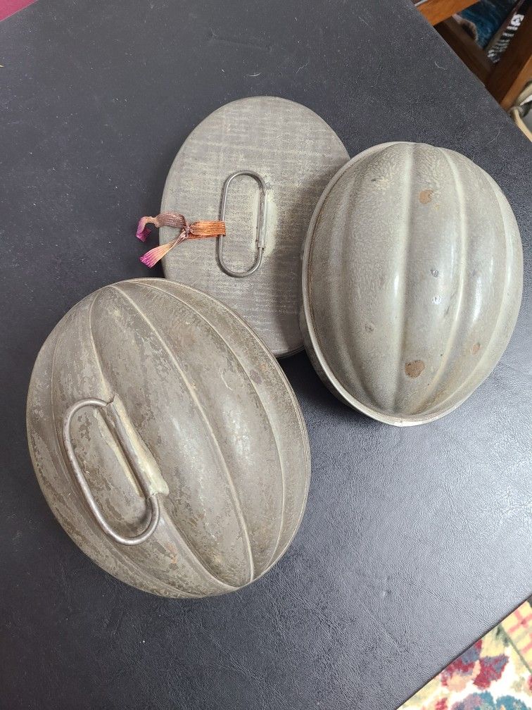 2 Antique Gelatin Mold Tins