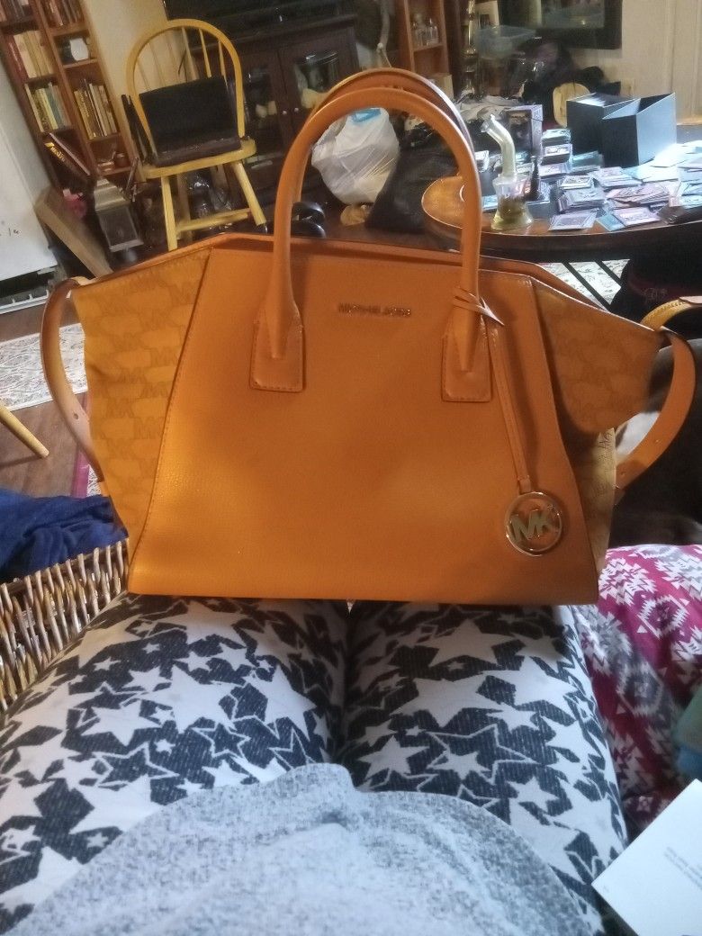 Micheal Kors Purse