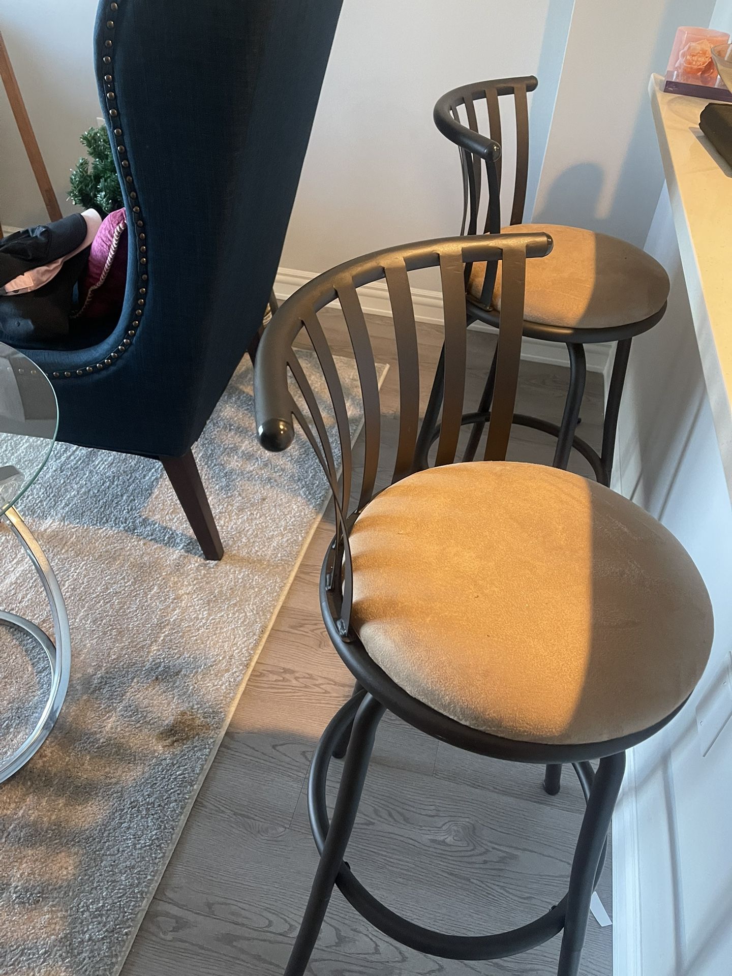 Bundle - Accent chairs, Bar Stools (Just Like new)!!