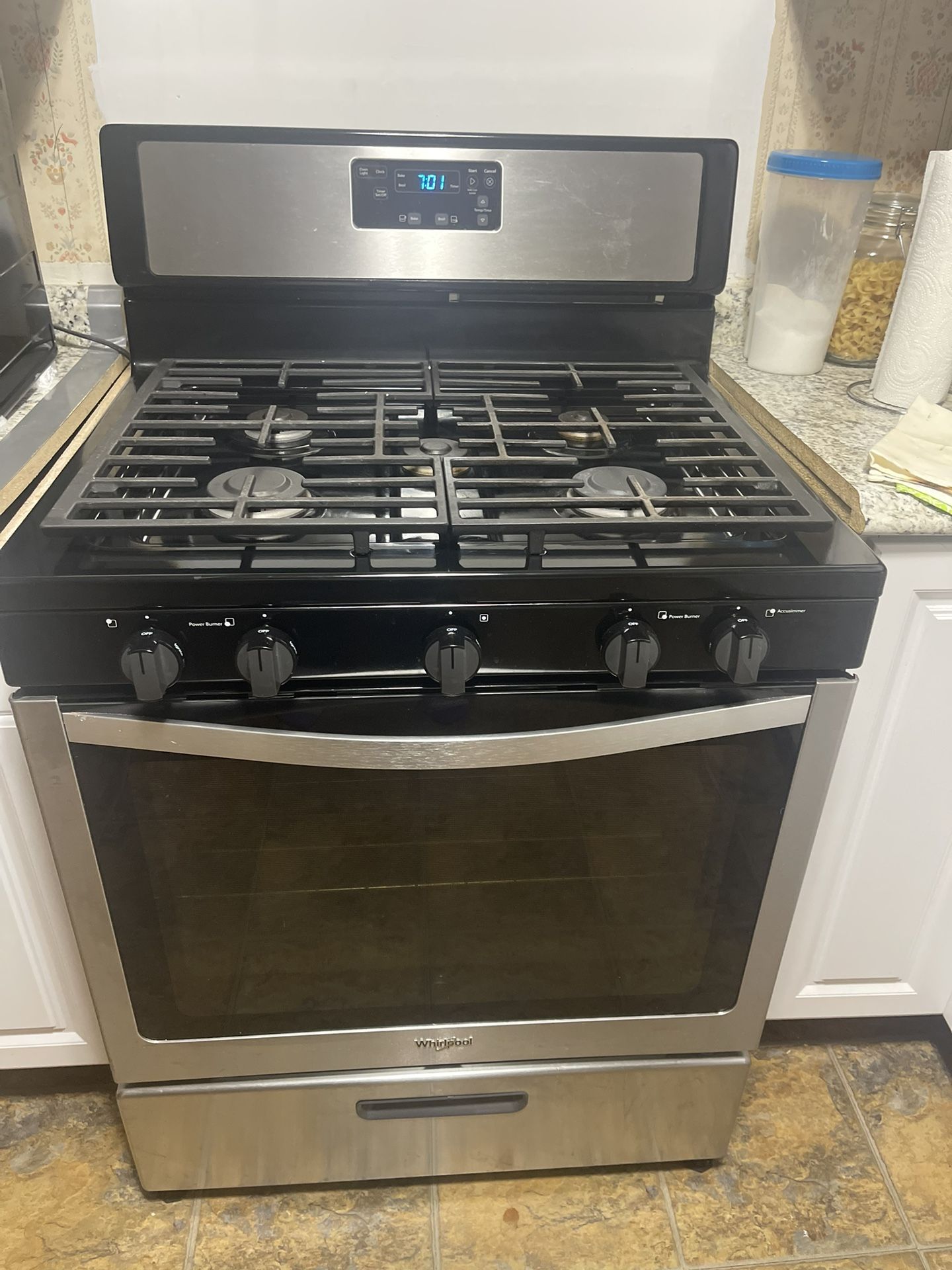 Freestanding Natural Gas Range 