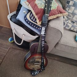 Guitar 🎸 For Sale 500.00 Great Condition Antique Guitar 🎸