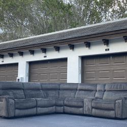 Couch/Sofa Sectional - Recliners - Gray - Chenille - Delivery Available 🚛