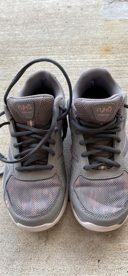 Women’s Size 7 Shoes  5.00 A Pair