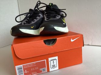 Boys Nike Size 3.5