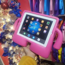 2 For $120 Ipad.cargadores Y Protectores Incluido https://offerup.com/redirect/?o=SXBhZC5jYXNl Charger Included 