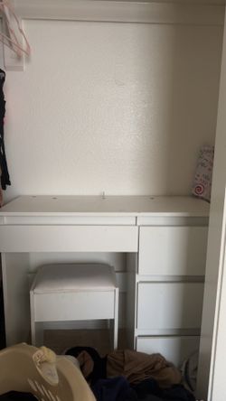 Desk stand