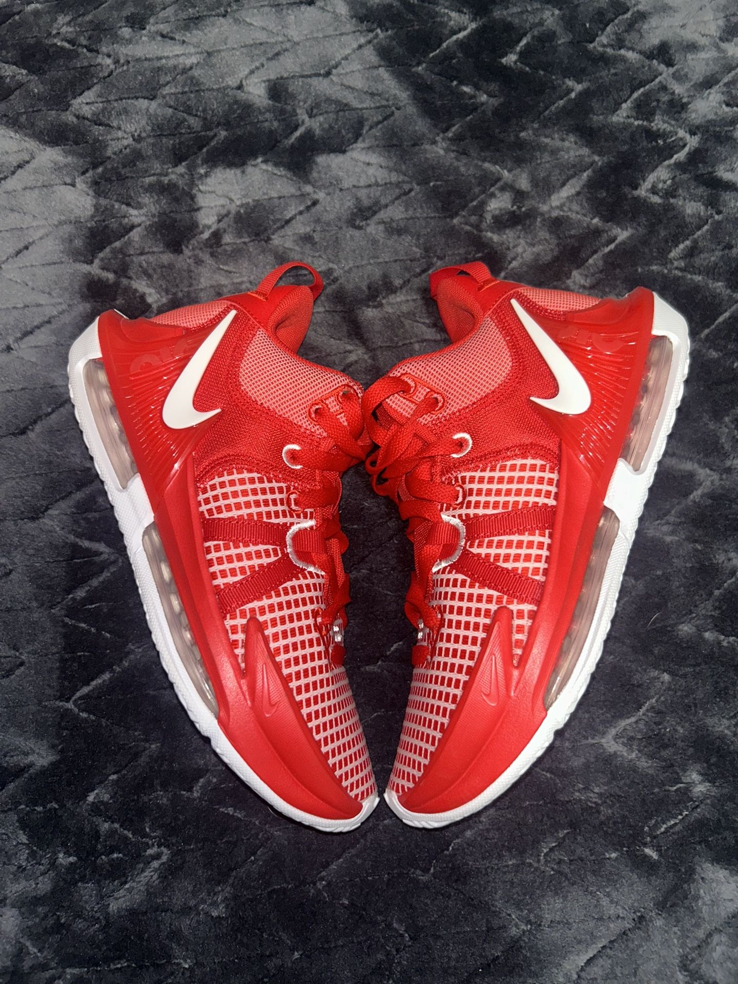Nike LeBron Witness Size 5.5Y