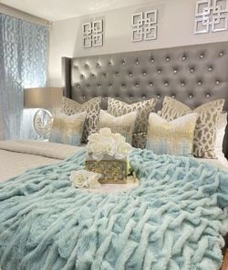 GREY BED -MEMORIAL DAY SALE!!! TALL DIAMOND HEADBOARD 🩶🛏️🩶