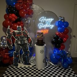 Backdrop / Flower Wall/ Balloons 