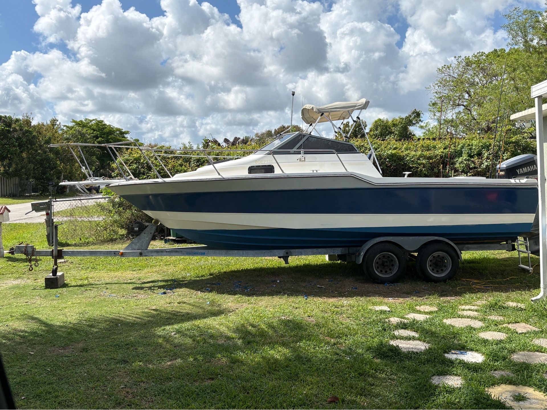 1989 bay liner trophy 23 ft