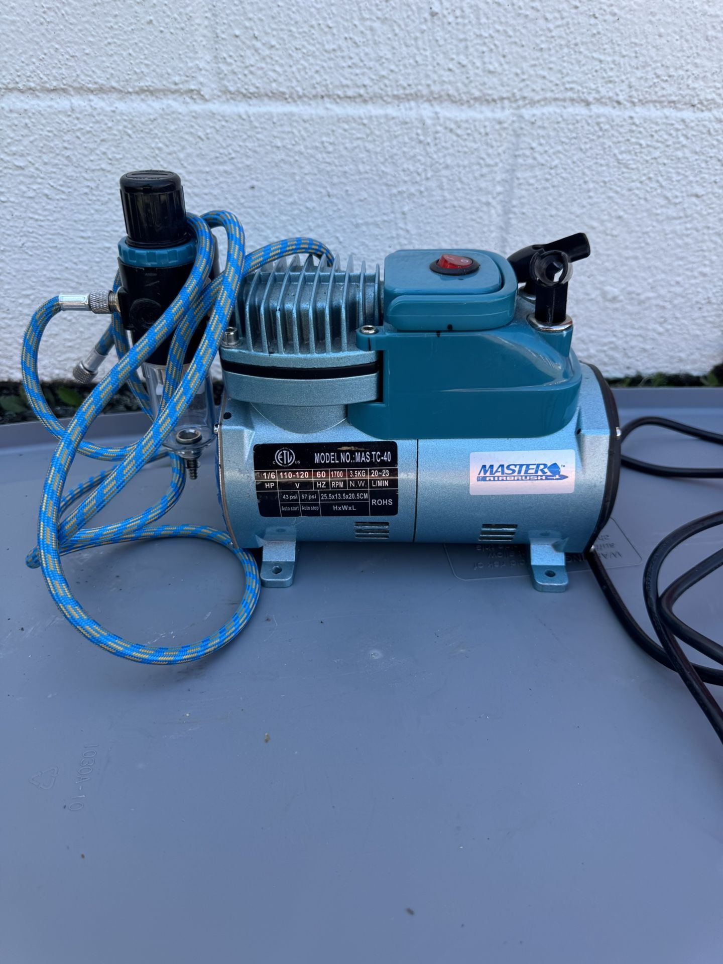Master Airbrush Model TC-40 - Cool Runner Professional High Performance Single-Piston Airbrush Air C