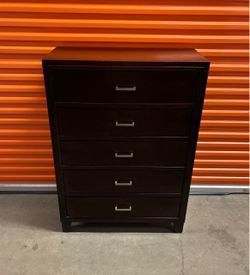 Beautiful Brown 5 Drawer Dresser