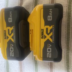 Dewalt XR (2) Batteries 8 AH Power Pack New/nuevo