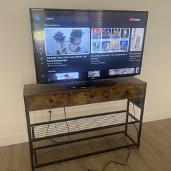 Samsung TV with TV Stand / Console Table 