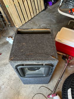 Single sub, slot ported