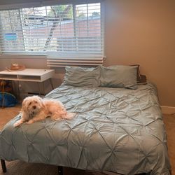 New Queen Size Bed And Frame W/room For Storage 