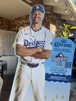 Dodgers Mookie Cutout