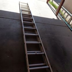 24 FT WERNER EXTENSION LADDER 