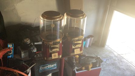 25 cents gum ball machine