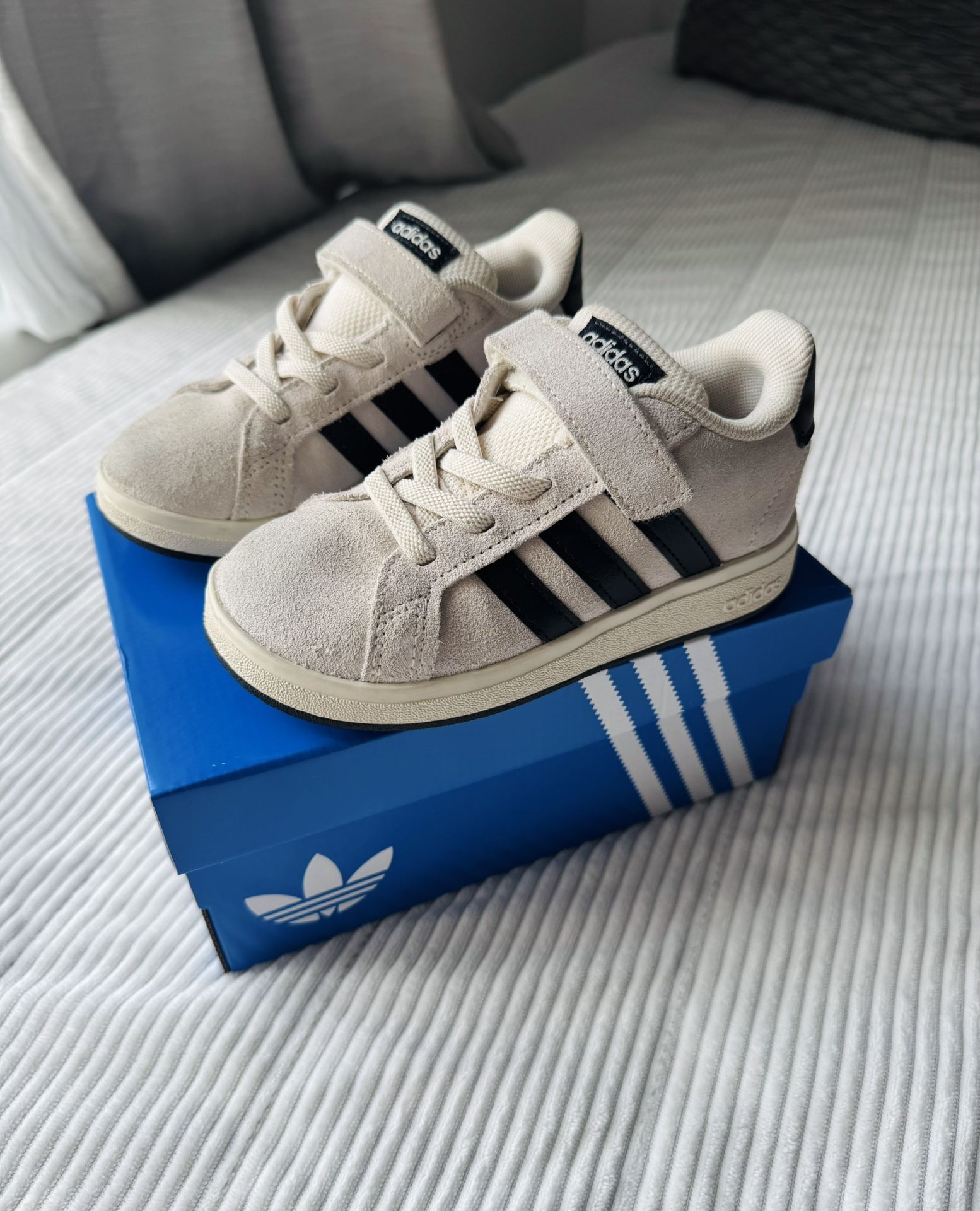 Toddler Adidas Size 9c