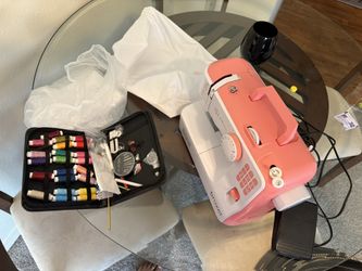 Sewing Machine And Sewing Kit 