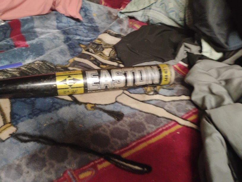 Eaton Softball Bat. 0⁰ Pop