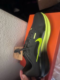 Running shoes 9.5