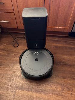 iRobot Roomba Robot Vacuum with Auto-Empty Base