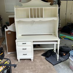 Desk With Hutch