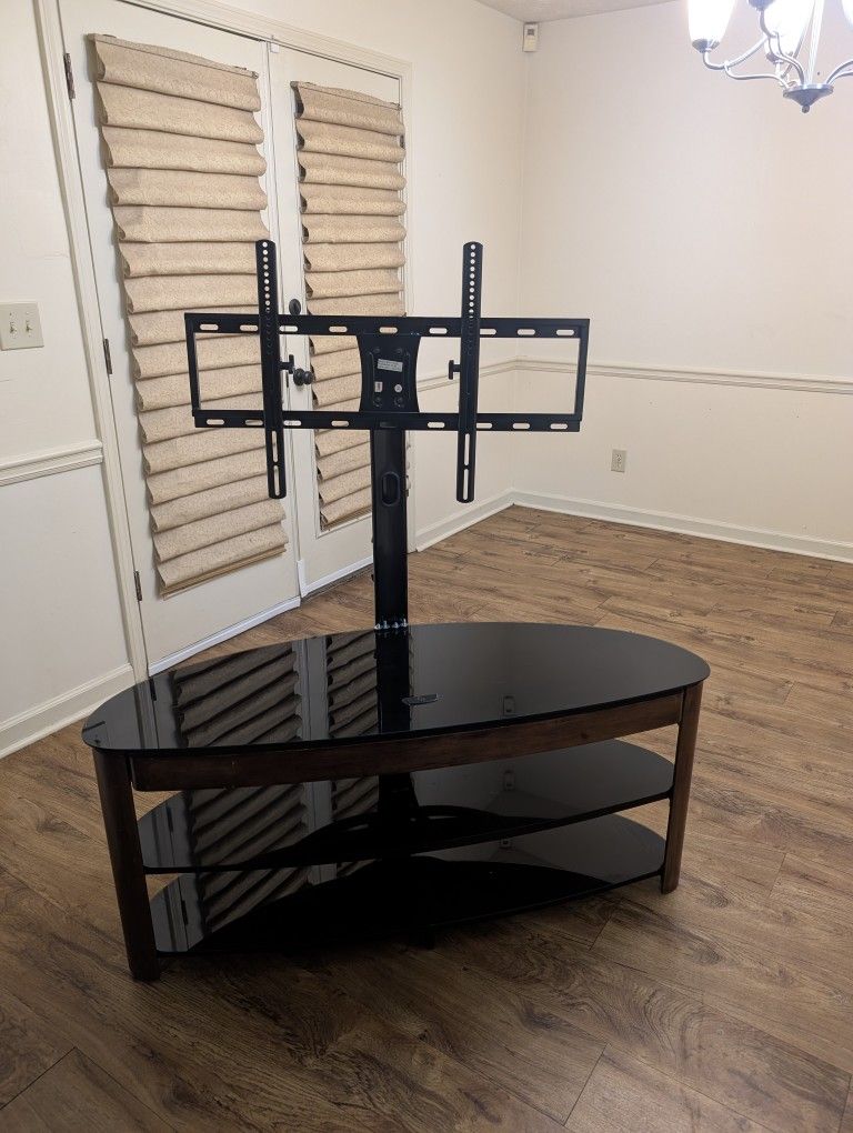 Swiveling TV Stand