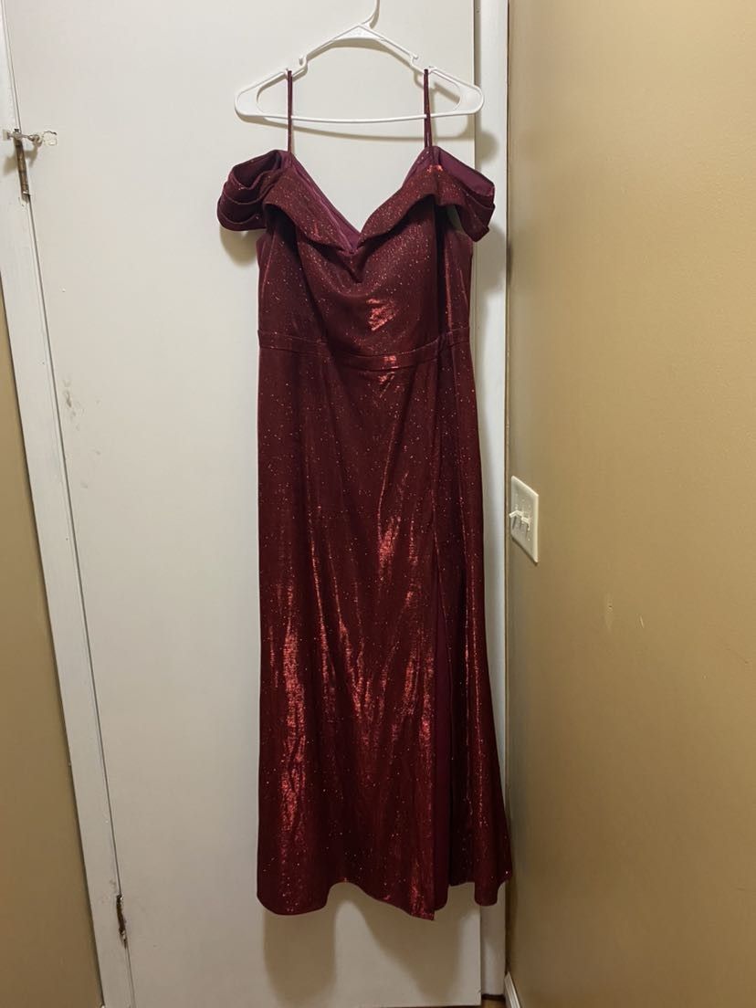 Morgan & Co Red shimmery prom
dress