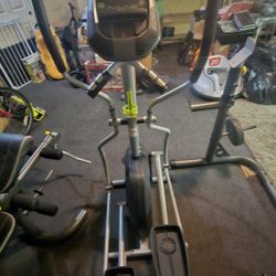 Universal E-40 Elliptical