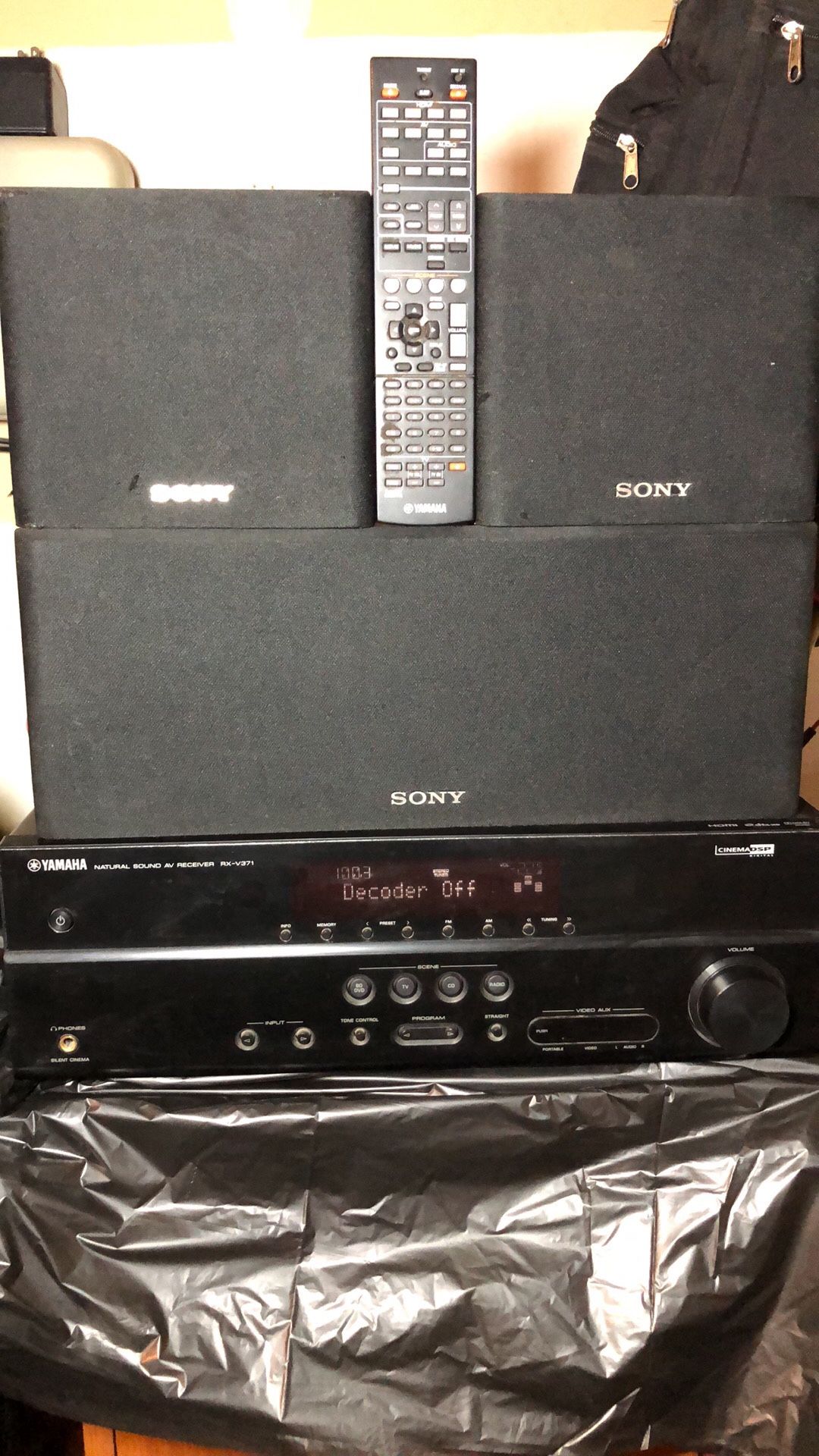 Yamaha Natural Sound Av Receiver Tx-V371 With Tree Sony Speaks And Remote Control