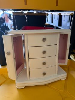 jewelry holder
