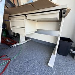 Herman Miller Action 