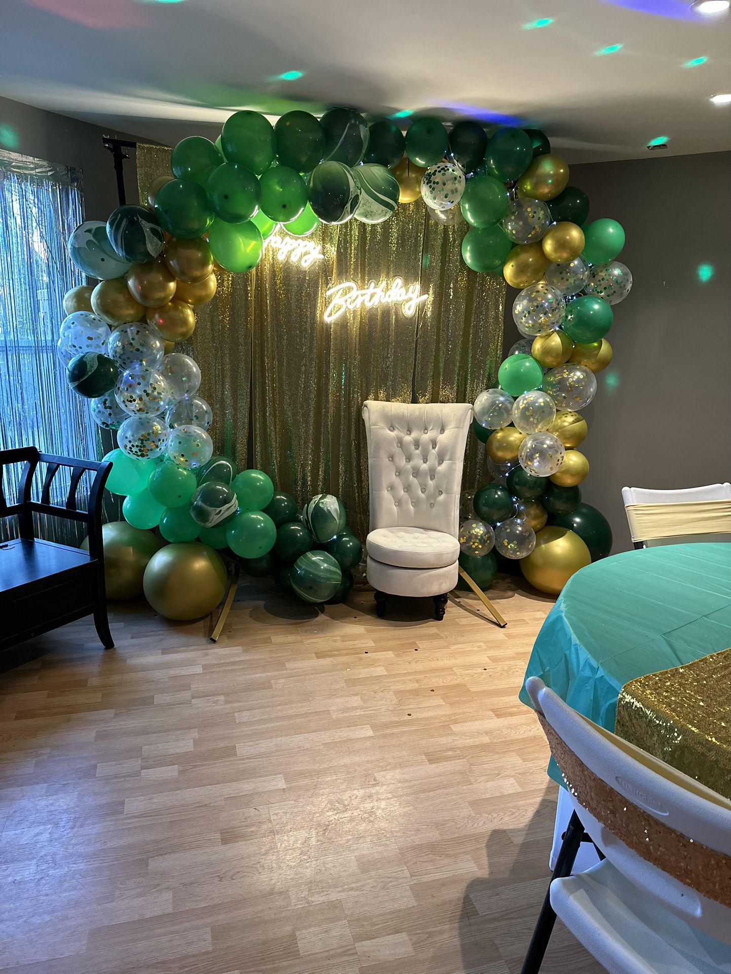 Gold Green Round Backdrop 
