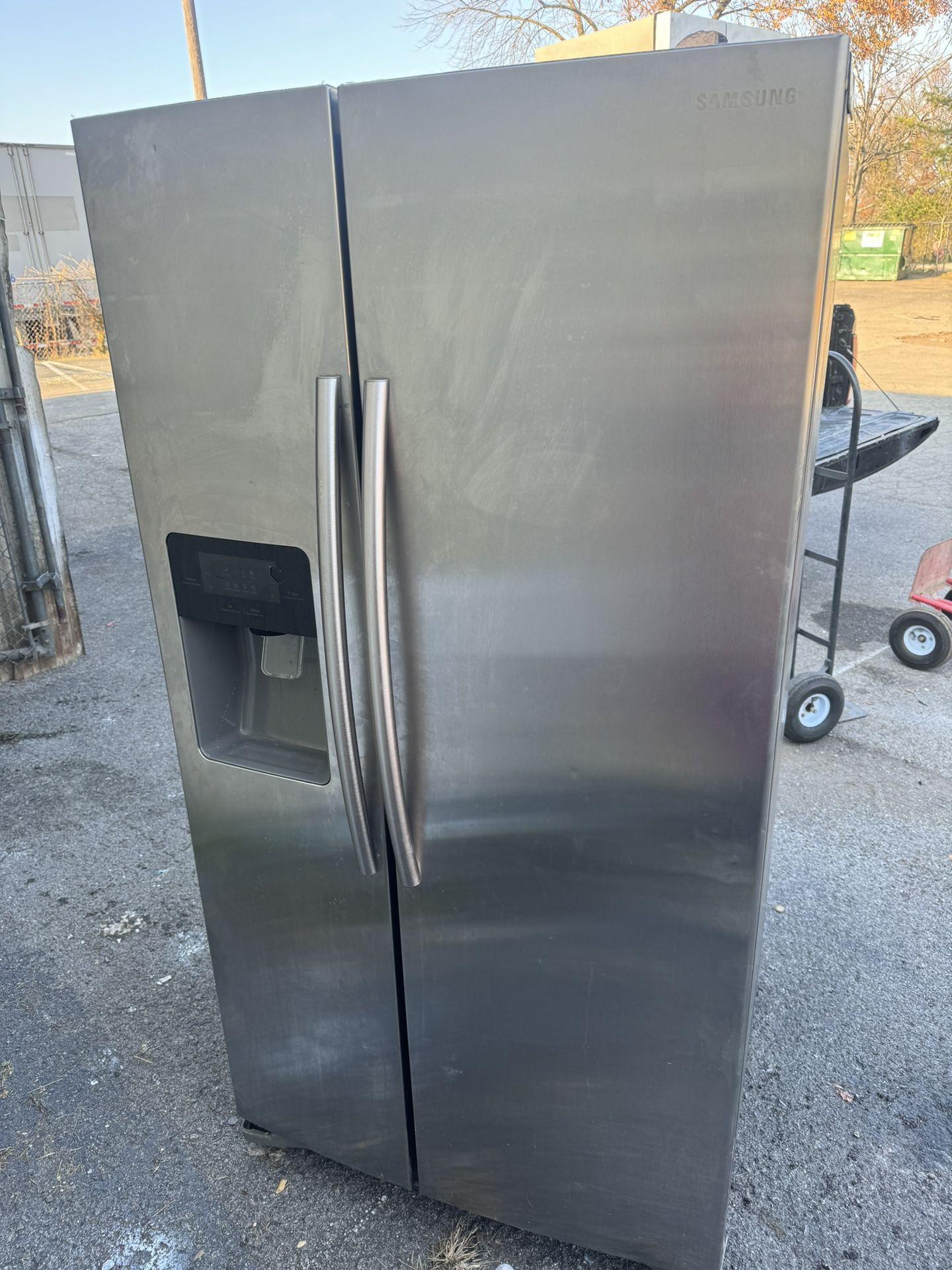 Refrigerator 
