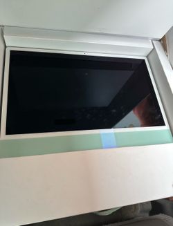 24” Mac Desktop