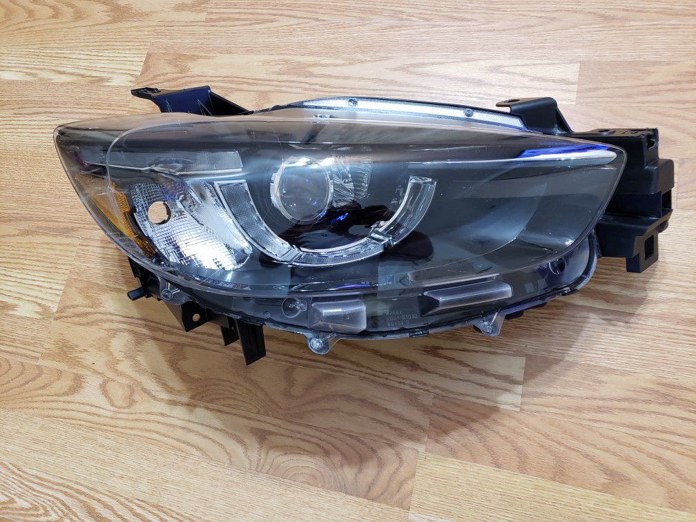 2015 2016 Mazda CX5 LED Right OEM Headlight part {contact info removed}