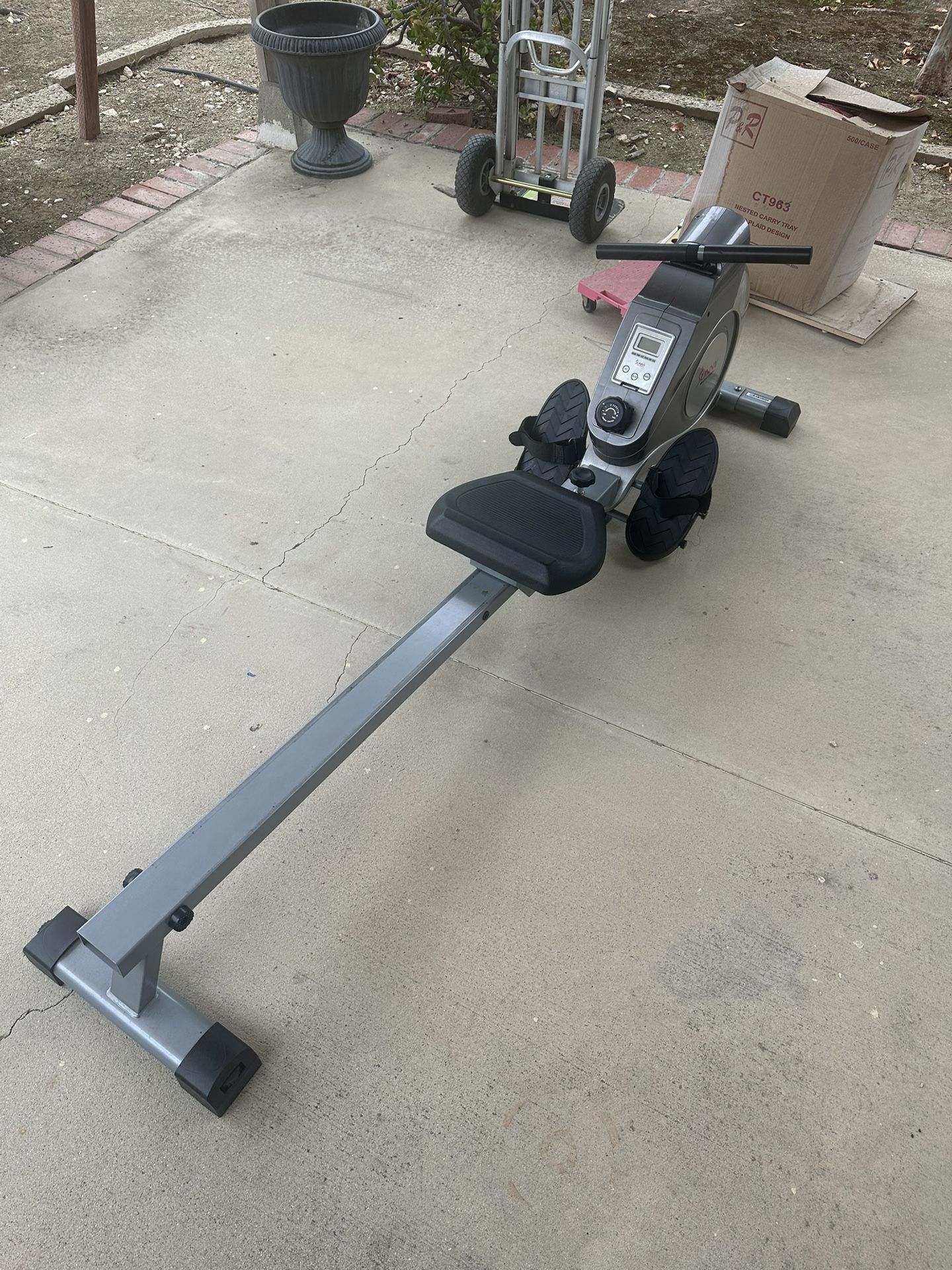 Sunny Fitness Row Machine