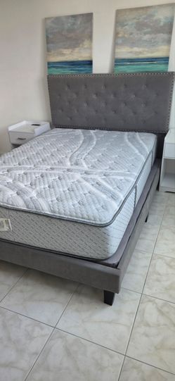 Full size bed